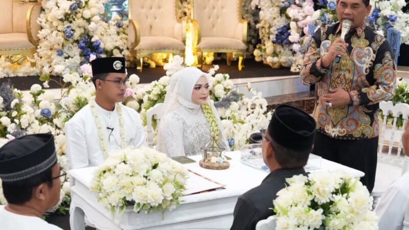 Bupati H. Shalahuddin Saksi Nikah Putra Asisten I Setda Barito Utara