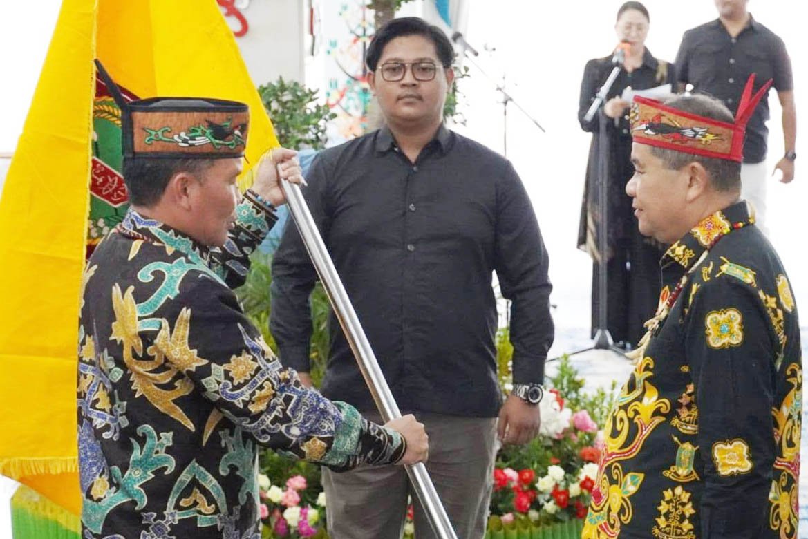 Gubernur Lepas Kontingen Kalteng Ikuti Pesparawi Nasional XIV di Manokwari