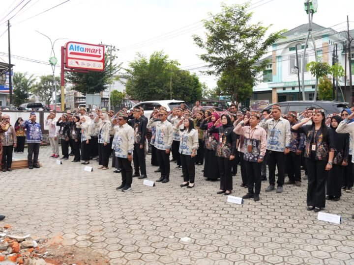 Bupati Barito Utara Tekankan Disiplin dan Cinta Terhadap Pekerjaan Kepada Pegawai Disdagrin Sebagai Kunci Keberhasilan