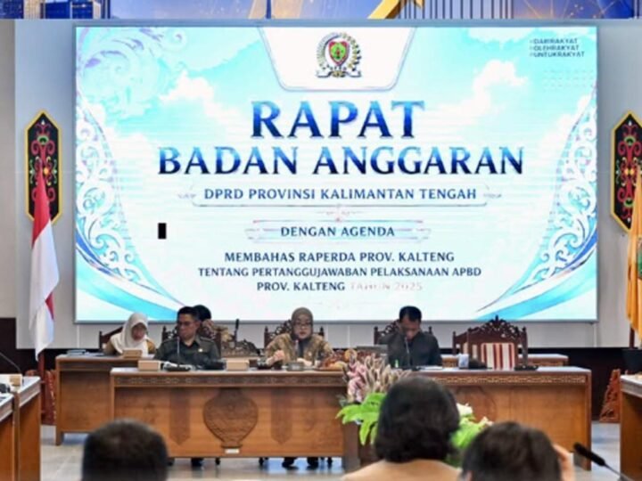 Rapat Banggar DPRD Bersama TAPD Kalteng Terkait Raperda Pertanggungjawaban Pelaksanaan APBD 2025