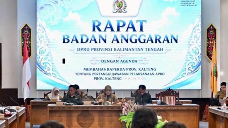 Rapat Banggar DPRD Bersama TAPD Kalteng Terkait Raperda Pertanggungjawaban Pelaksanaan APBD 2025