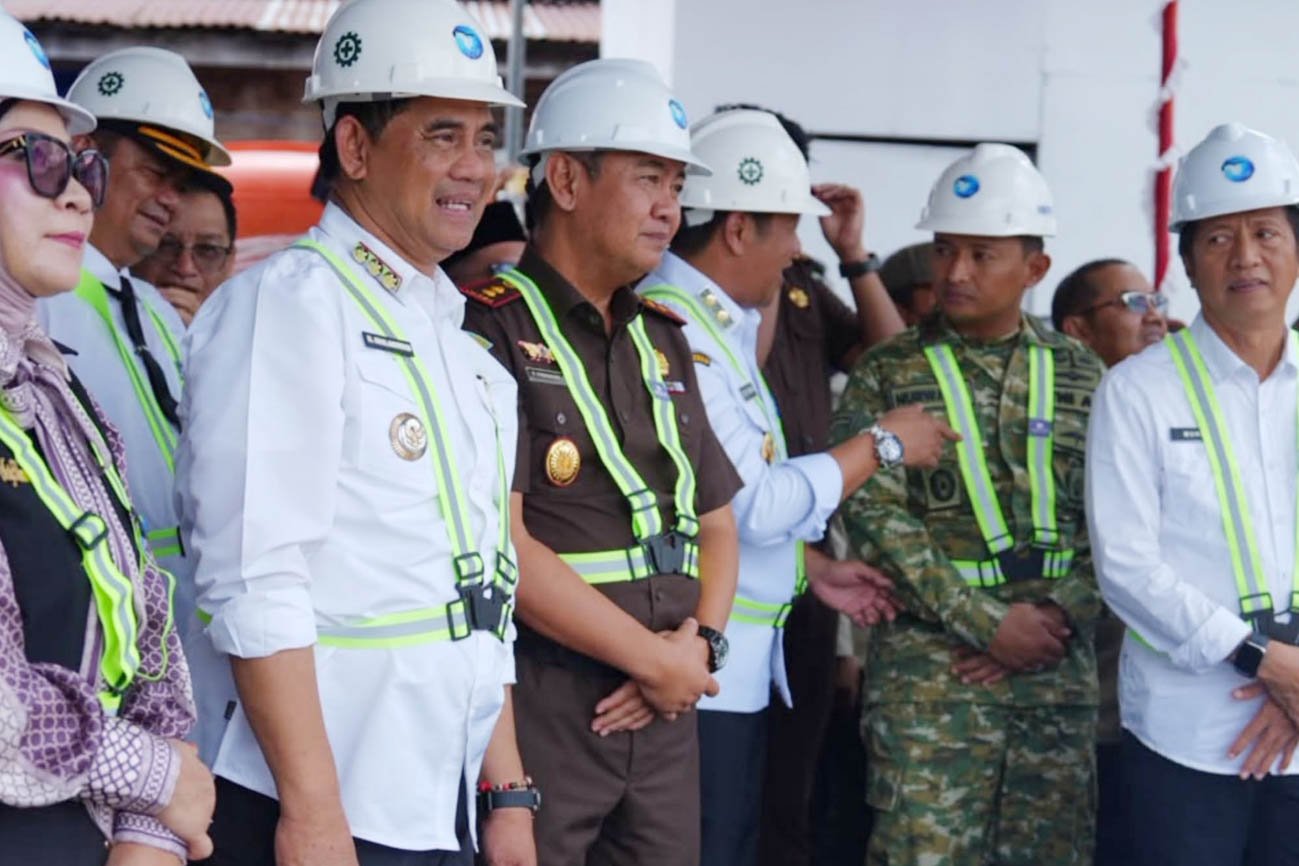 Bupati Barito Utara Lakukan Groundbreaking Ceremony Proyek Penataan Kawasan Kumuh di Kelurahan Lanjas