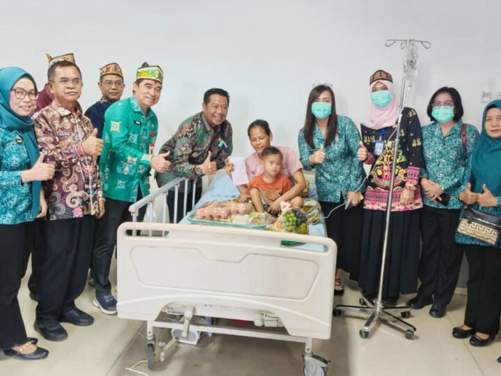 Wakil Bupati Barito Utara Tinjau Bayi Terindikasi Stunting di RSUD Muara Teweh