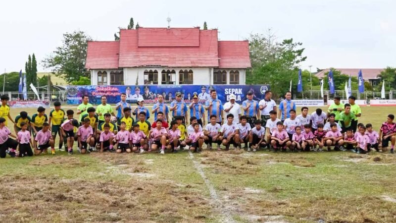 Agustiar Sabran Buka Turnamen Sepak Bola Gubernur Cup Road to Pangdam XXII/TB Cup 2026