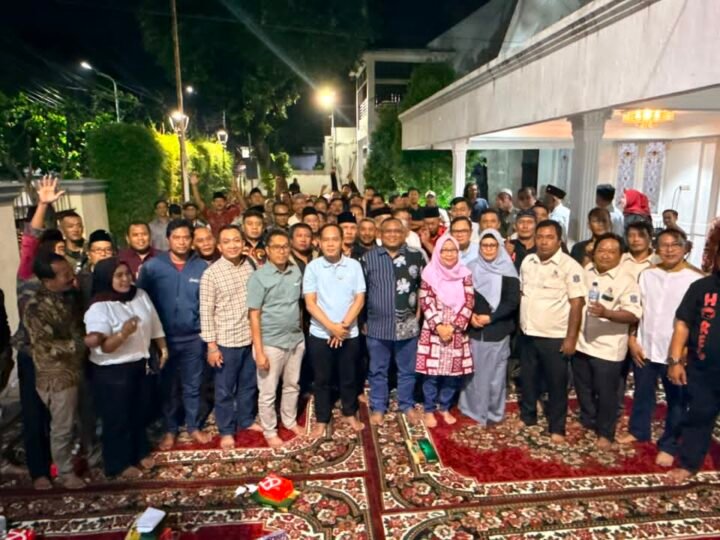 Gelar Silaturahim dengan Camat, Luruh dan RW, Ketua DPRD Surabaya: Rumah Dinas Terbuka Lebar