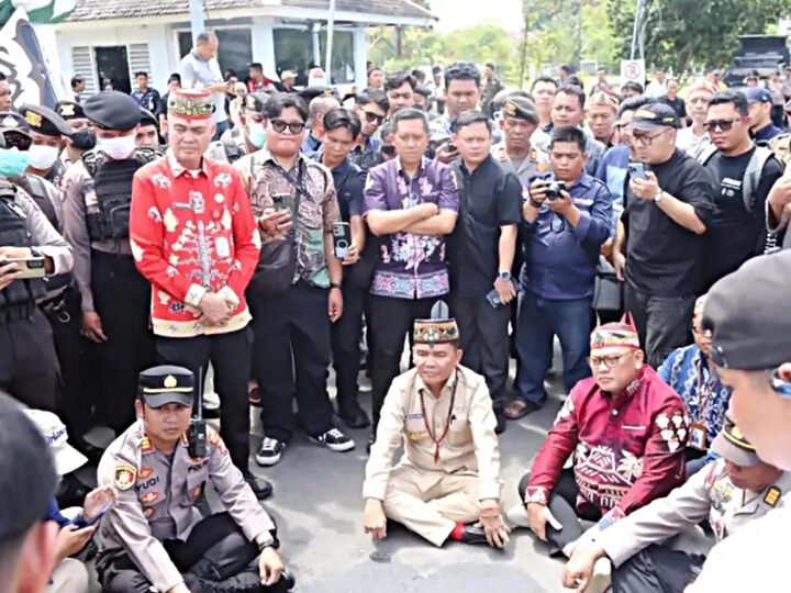Temui Demonstran, Gubernur Kalteng Tekankan Pentingnya PLN Berikan Kepastian ke Masyarakat Terkait Pemulihan Pasokan Listrik