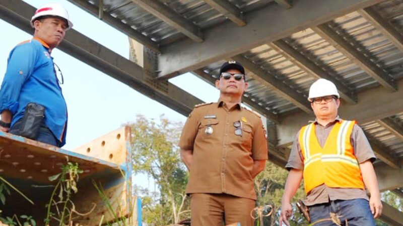 Cek Langsung Progres Infrastruktur, Bupati Barito Utara Pastikan Jalan dan Jembatan Berkualitas